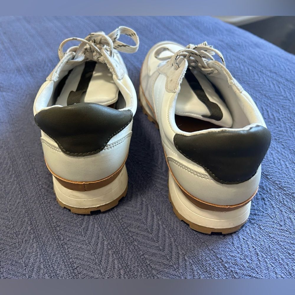 Universal Thread sneakers - Picture 3 of 6